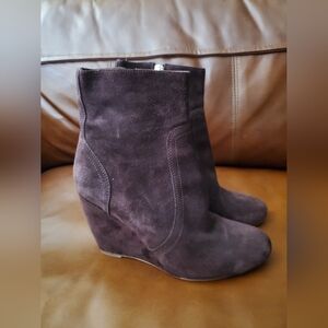 Joie Suède wine colored heeled bootie